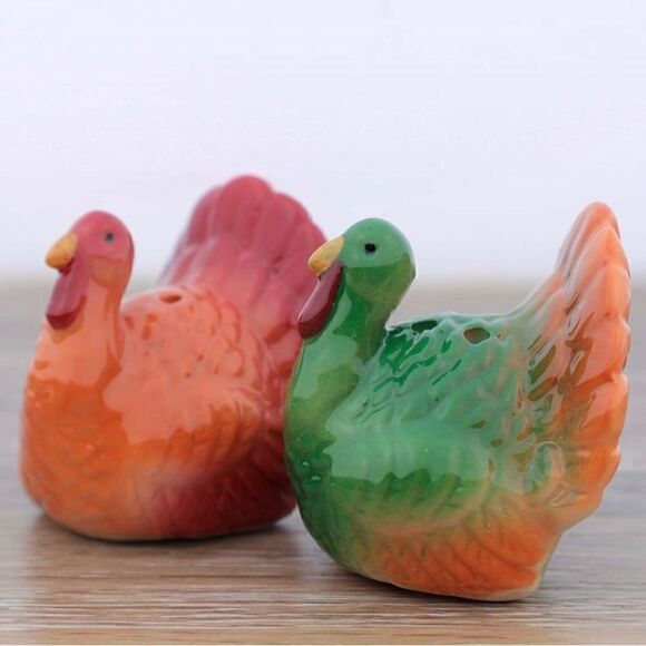 Mini Turkey Salt and Pepper Shaker - Picture 1 of 1